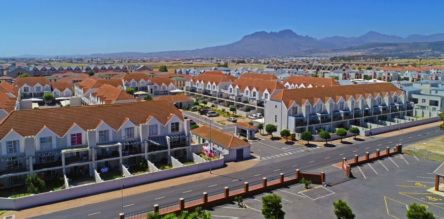 2 Bedroom Property for Sale in Whispering Pines Western Cape